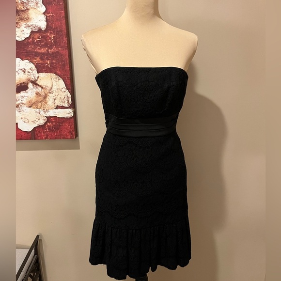 WHBM Black Strapless Lace with Pleated Cummerbund Cocktail Dress, size 00 - Picture 3 of 6